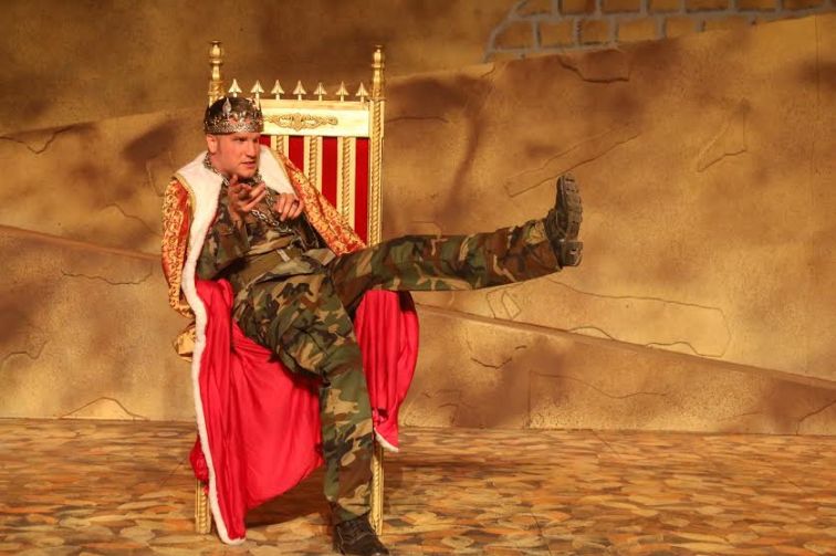 Aidan O'Reilly as Richard III at Marin Shakespeare Company. Photo Credit: Marin Shakespeare Comopany. Photo Credit: Lori A. Cheung.